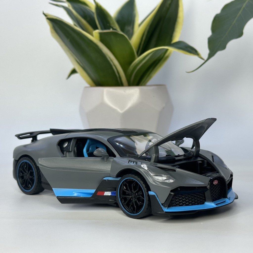 Mô hình siêu xe Bugatti Divo tỷ lệ 1:24 bằng kim loại mẫu Hypercar cực hiếm