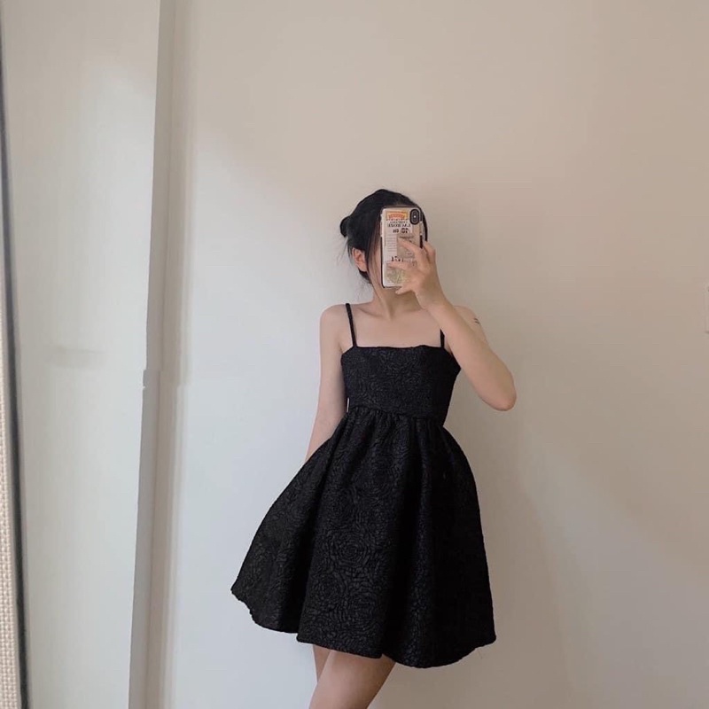 Đầm Xinh hai dây SWAN DRESS thiết kế tinh tế chất vải Tapta dày dặn sau lưng đan dây xoè nhẹ phần đuôi