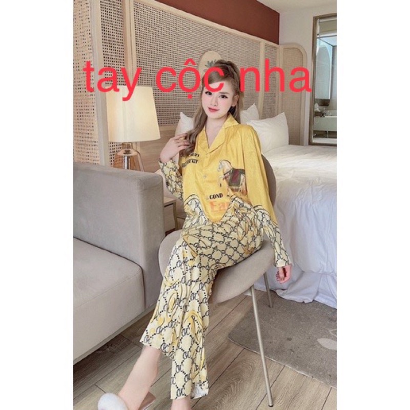 Bộ pijama lụa xước vân gỗ 3D tay cộc