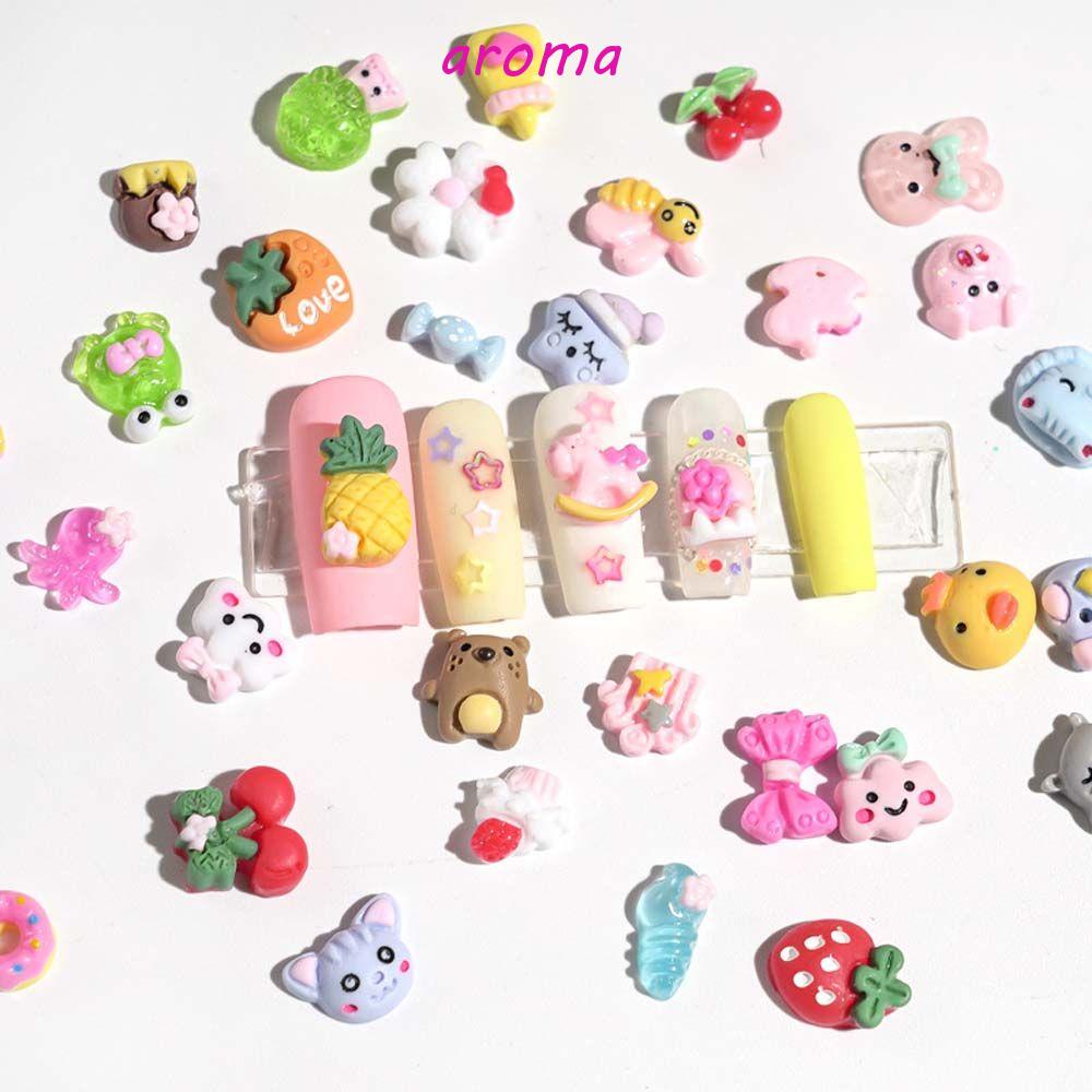 Set 12 Phụ Kiện Trang Trí Móng Tay 3D Họa Tiết Hoạt Hình Xinh Xắn