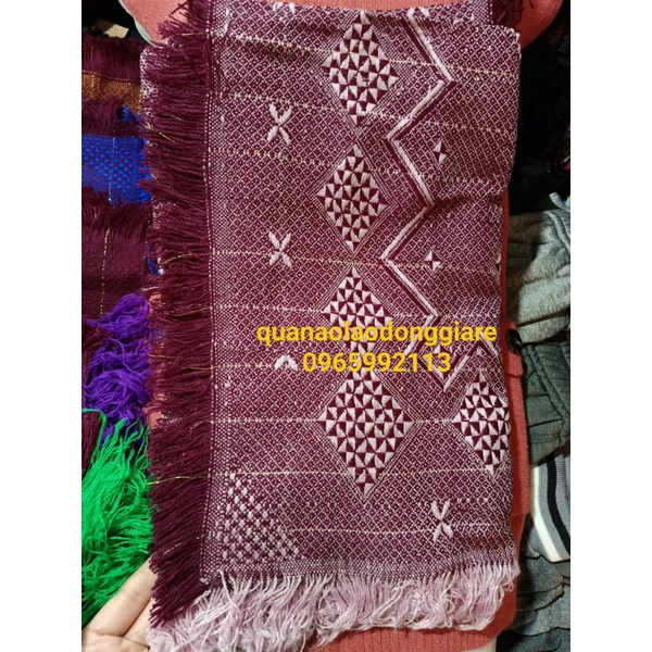 Khăn len  thổ cẩm bà già, khăn đội đầu hình vuông