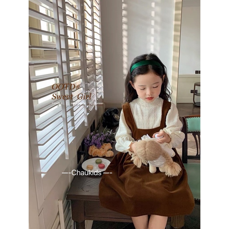 Set Yếm Váy Nhung Tăm Kèm Áo Trắng Cổ Lọ Tiểu Thư Xinh Xắn Phong Cách Vintage DOBO094
