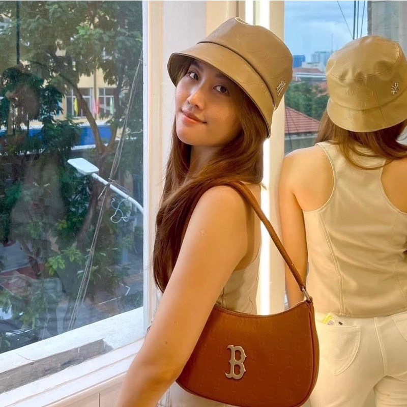 Túi kẹp nách da monogram MLB chính hãng