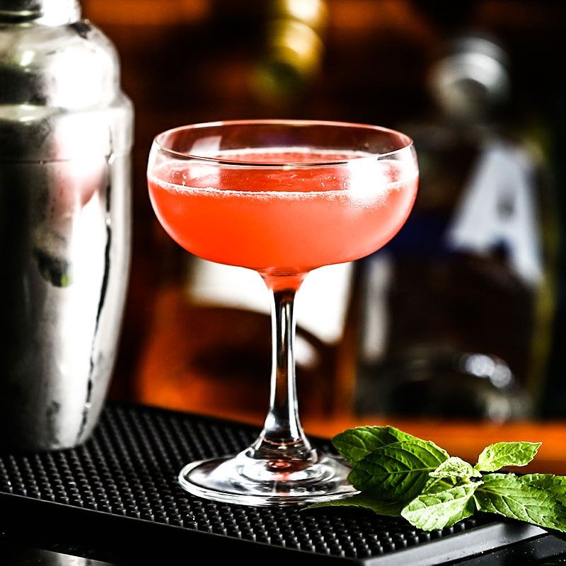 Bright Crystal Glass Classical Martini Cup Retro Cocktail Glass Dish-Shaped Champagne Glass Butterfl
