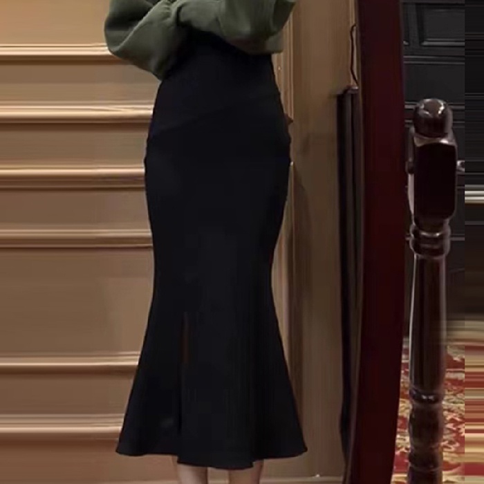 Áo Yếm Dệt Kim Phong Cách Mới Mùa Xuân 2023 + Chân Váy Đuôi Cá Xẻ Tà Ôm Dáng Gợi Cảm Cho Nữ