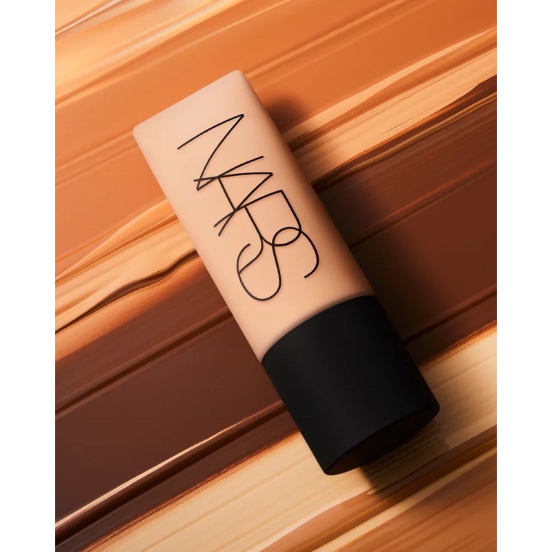 Kem nền Nars Soft Matte Complete foundation