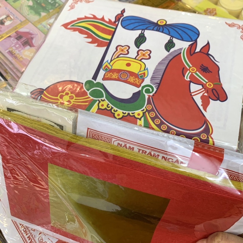 - cúng Gia tiên và Thần linh ngày Rằm, mùng 1