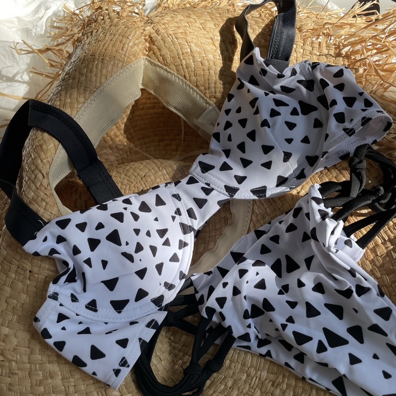 Bikini 2 mảnh gọng nâng đỡ
