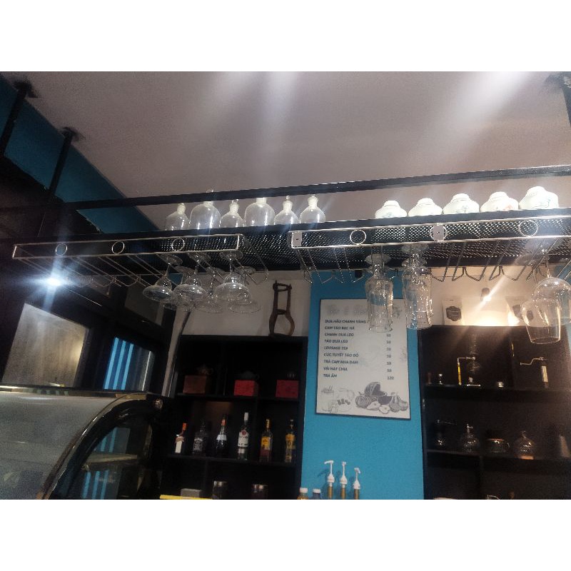 Giá treo ly rượu vang lắp tủ bếp inox sáng bóng, bền đẹp