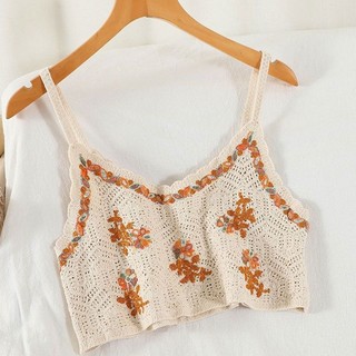 Áo croptop hai dây len móc phong cách Boho