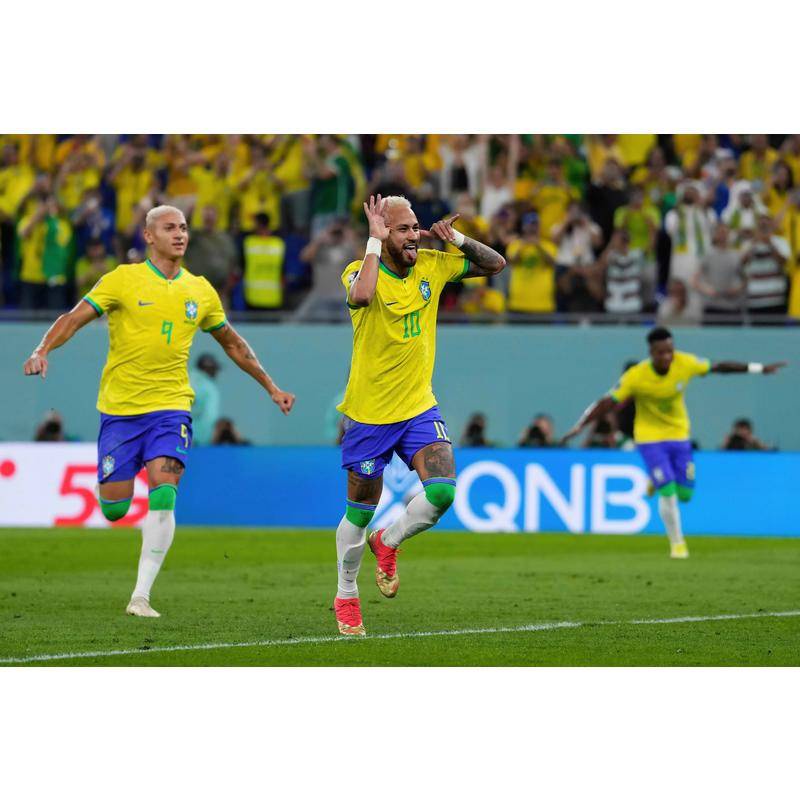 Tranh Vải Bạt Treo Tường In Hình Quả Bóng Đá Neymar Mới Nhất 2023