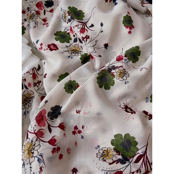 Vải voan kem hoa kiện HQ - khổ 1,5m