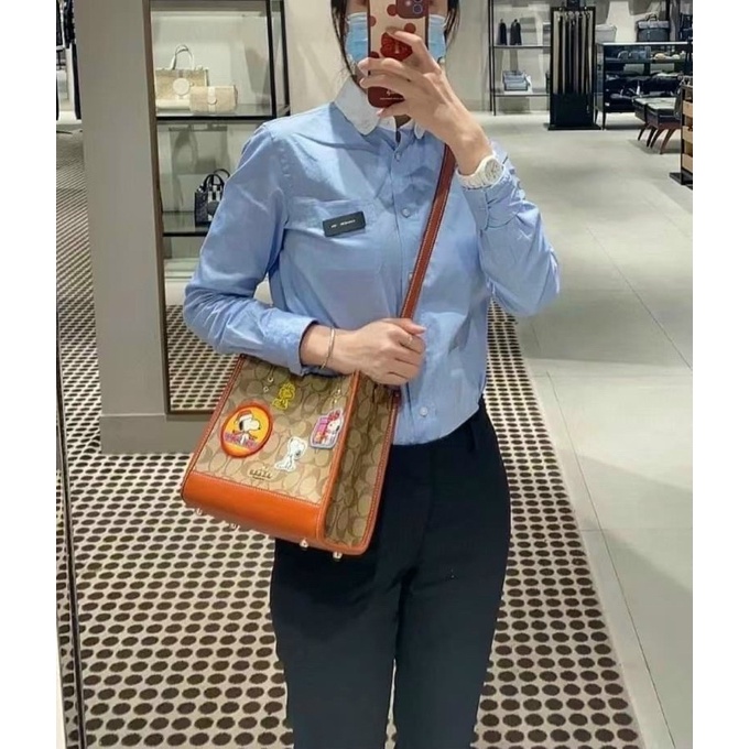 Túi Coach Tote X Peanuts hoạ tiết sticker