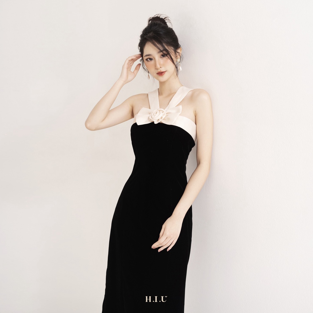 Váy nữ dự tiệc nhung chéo cổ Nơ kiểu Roses black Dress H.I.U Fashion , đầm thiết kế midi dáng dài HIU design