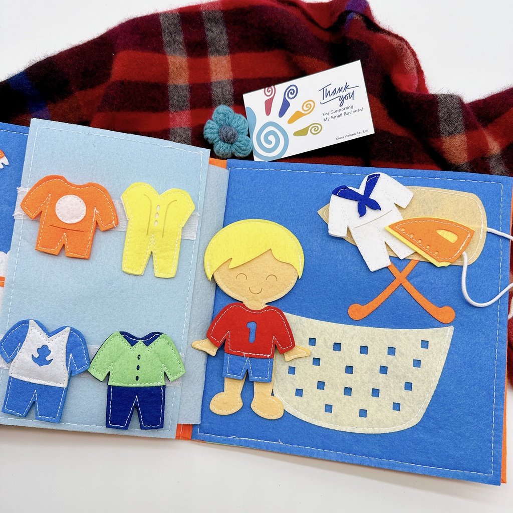 Sách Vải Một Ngày Của Bé - Phiên Bản Bé Trai - Búp bê thay quần áo - Quà Tặng Đồ Chơi Cho Bé