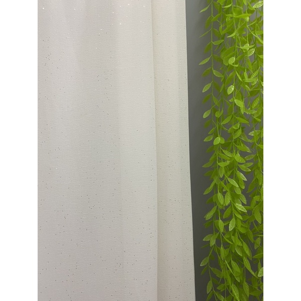 Vải voan trắng nhủ kim tuyến, chất mềm rủ, mỏng mát, co giãn tốt, có thể may áo dài, đầm váy