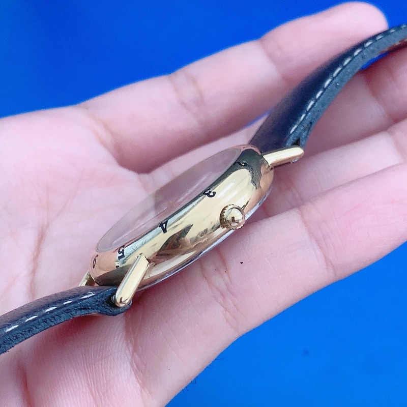 Đồng hồ si nữ hiệu Pierre Lannier Paris, mặt khảm cú mèo độc đáo, mặt tròn dây da