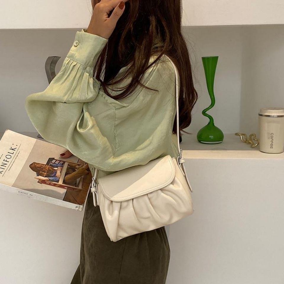 Túi Xách Đeo Vai / Kẹp Nách Hình Đám Mây Chất Liệu Sáp Mềm Mại Thời Trang Dành Cho Nữ