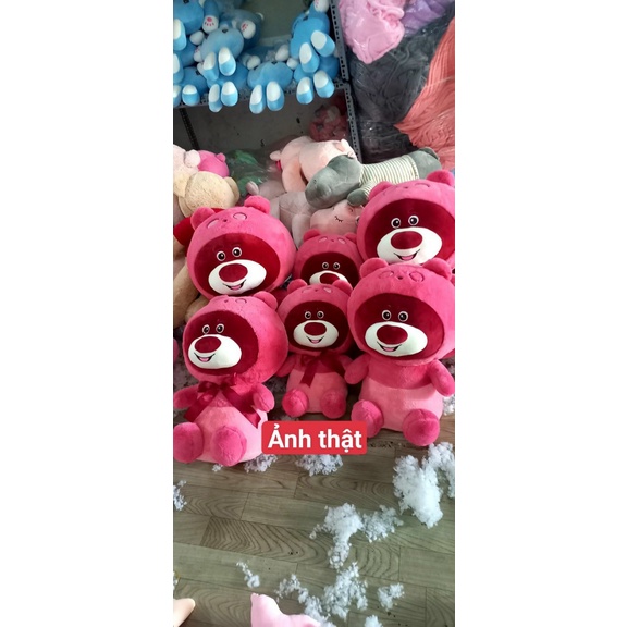 Gấu dâu lotso mang yếm, gấu bông lotso đội mũ đeo nơ đáng yêu cho bé