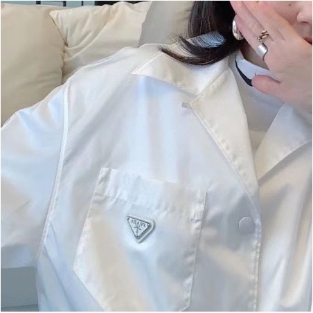 Prada Trâm Cài Áo Hình Tam Giác Bằng Kim Loại Cho Nam / Nữ