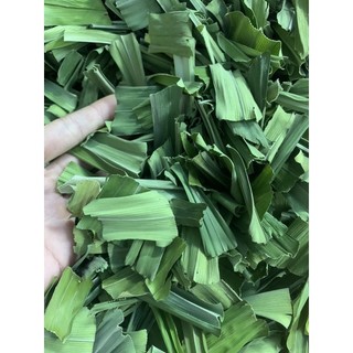 Lá dứa sấy lạnh 100gam (lá nếp ,lá thơm hãm trà ,nấu xôi,chè, tạo mầu tự nhiên,tăng hương vị nấu ăn)