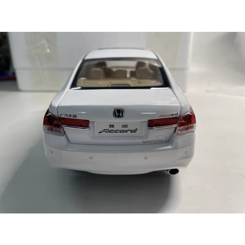 Mô hình xe Honda Accord 2010 tỉ lệ 1:18