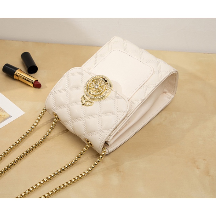 Túi xách nữ mini khóa vương miện hoàng gia sang chảnh dây xích vàng chống trộm Capucha T251