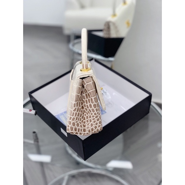 Cn coco bạch tạng khoá vàng