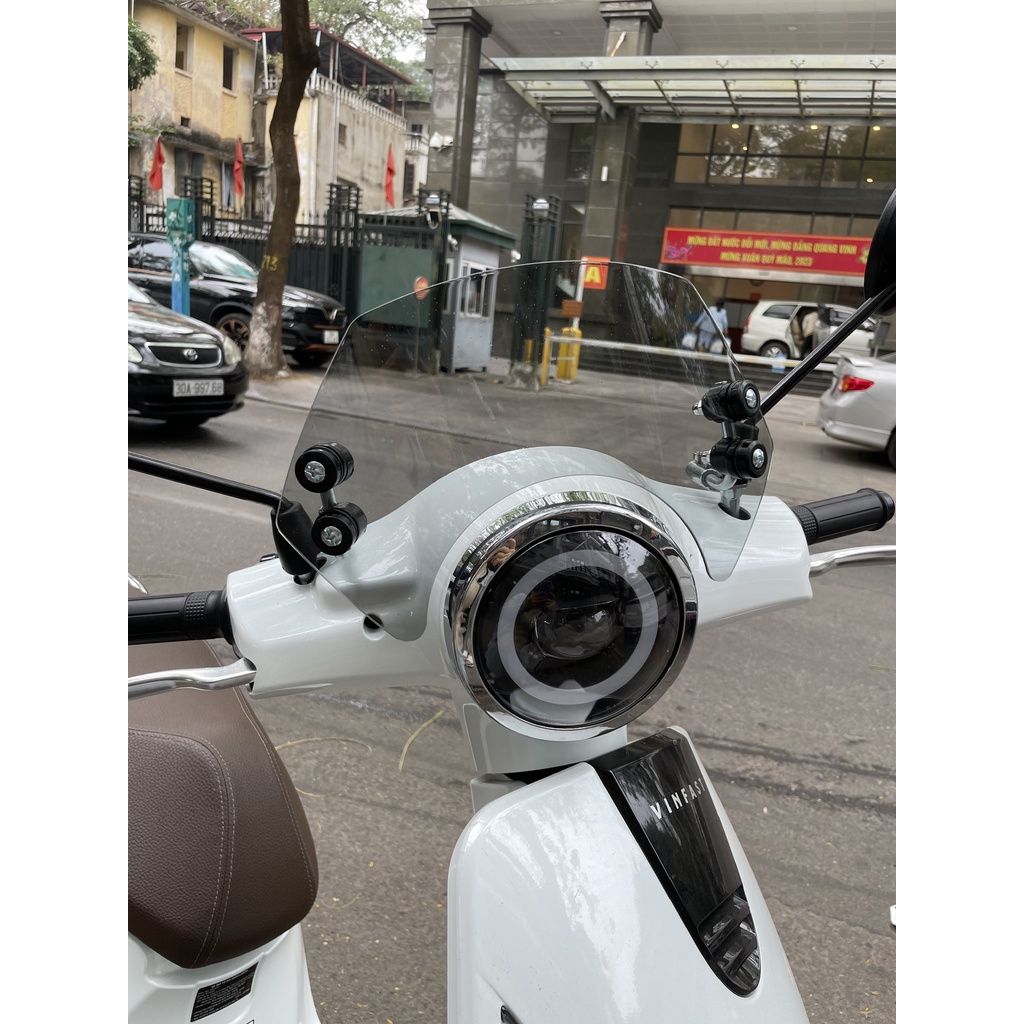 Kính chắn gió xe máy điện Vinfast EVO200