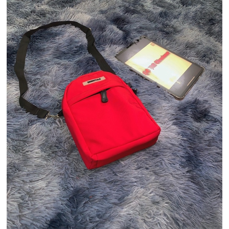 Túi đeo chéo Essentials