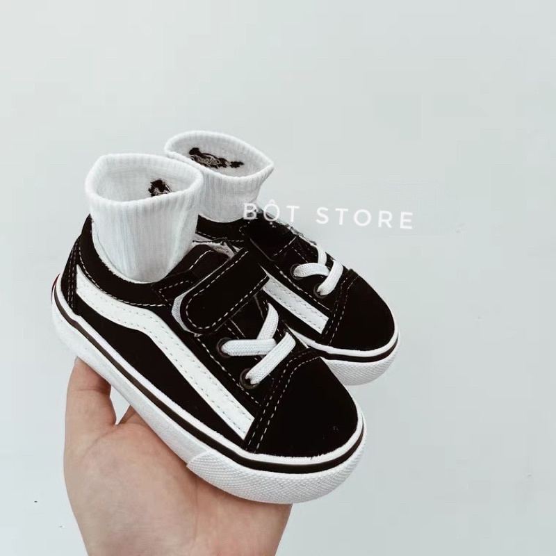 Giày dáng van.s quai dán cho bé