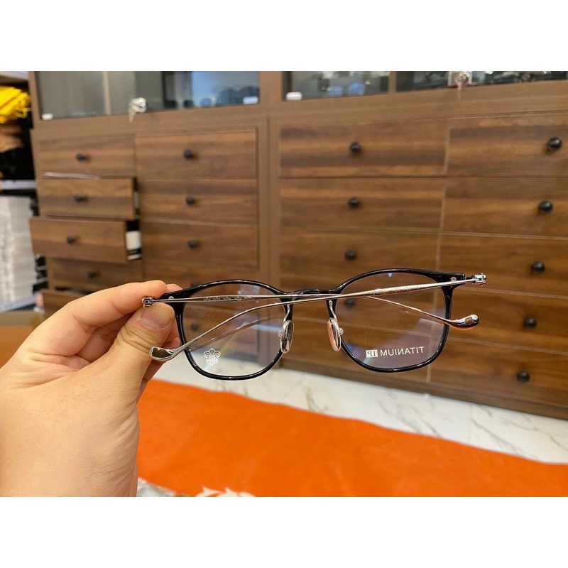 Kính mắt chromehearts CH8128