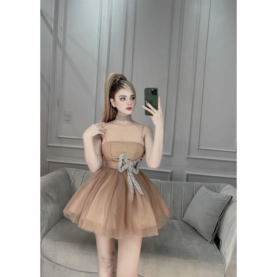 Đầm công chúa dáng xòe đi chơi tiệc phong cách cuốn hút sexy với thiết kế 2 dây có mút, tà váy phi mờ phối lưới 3 lớp