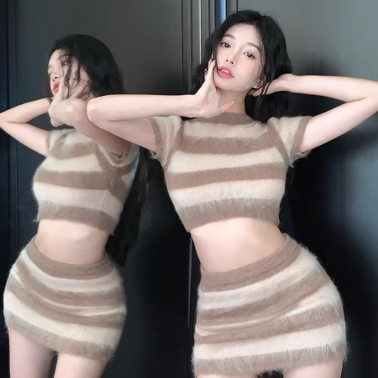 Bộ Áo Dệt Kim Kẻ Sọc Dáng Ngắn Phong Cách Hàn Quốc Thời Trang Mùa Xuân Mới 2022 Cho Nữ