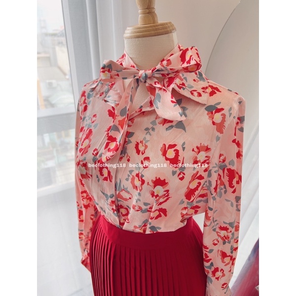 Set áo sơmi hoa đỏ thắt nơ + chân váy midi dập ly