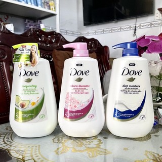 Sữa tắm dưỡng thể dove chăm da mềm mịn tức thì với dưỡng chất lợi khuẩn da 900g