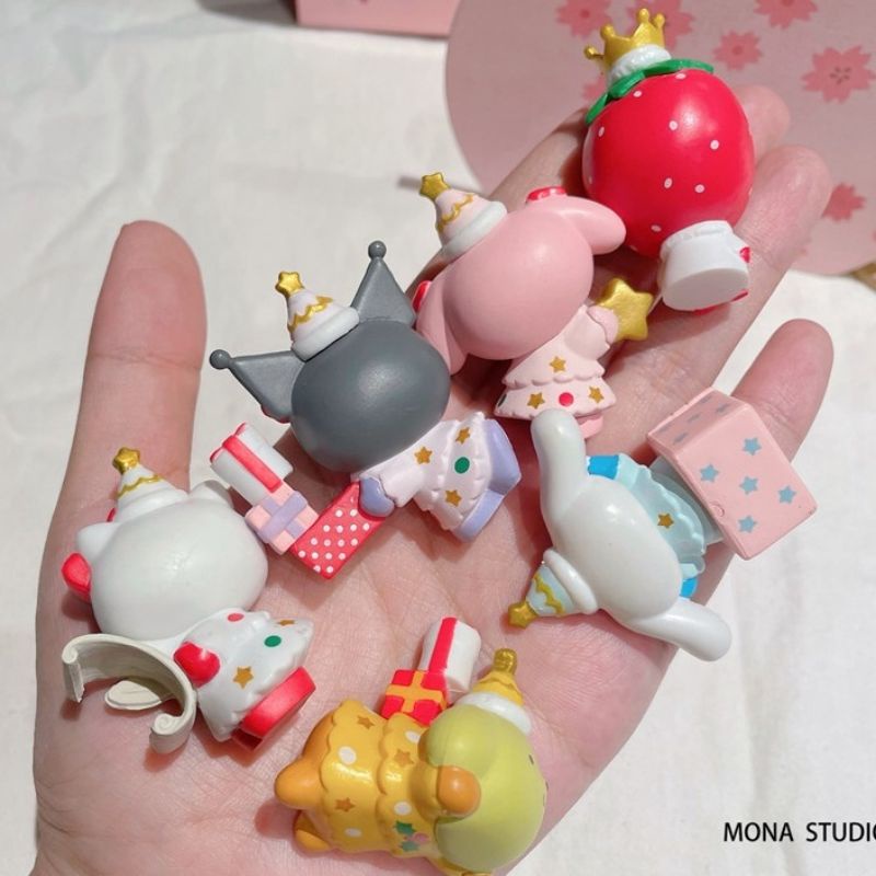 Hộp Mù Giáng Sinh An Lành Sanrio Hello Kitty Kuromi Cinnamorol Melody Purin