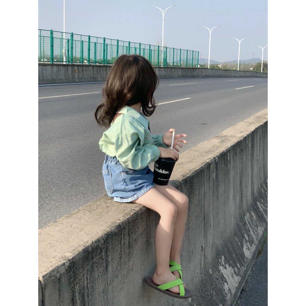 Quần short jean có túi nhỏ bé gái