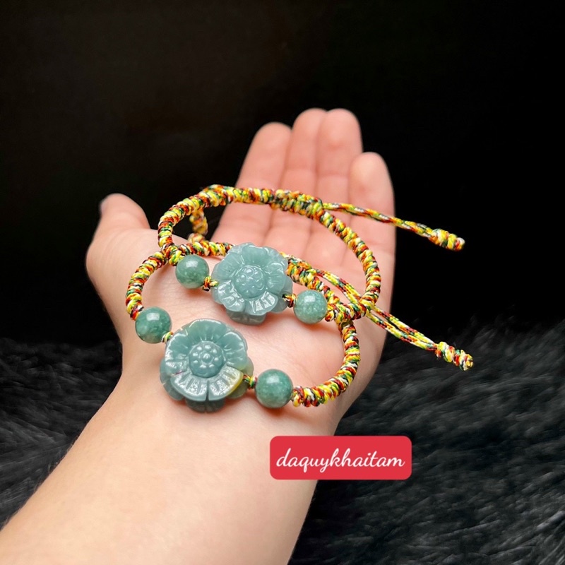 Vòng tay tết dây hoa lam ngọc