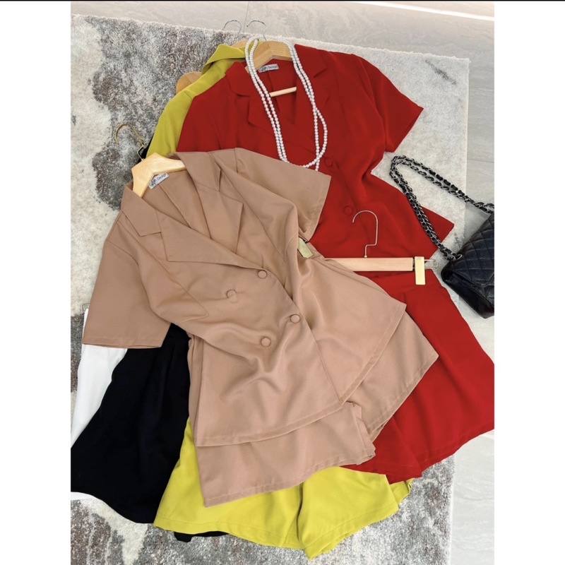 Set đồ bộ thiết kế quần đùi ống rộng đai cao có túi và áo sơ mi vest tay ngắn form dài ôm eo, vải tuyết mưa đứng dáng