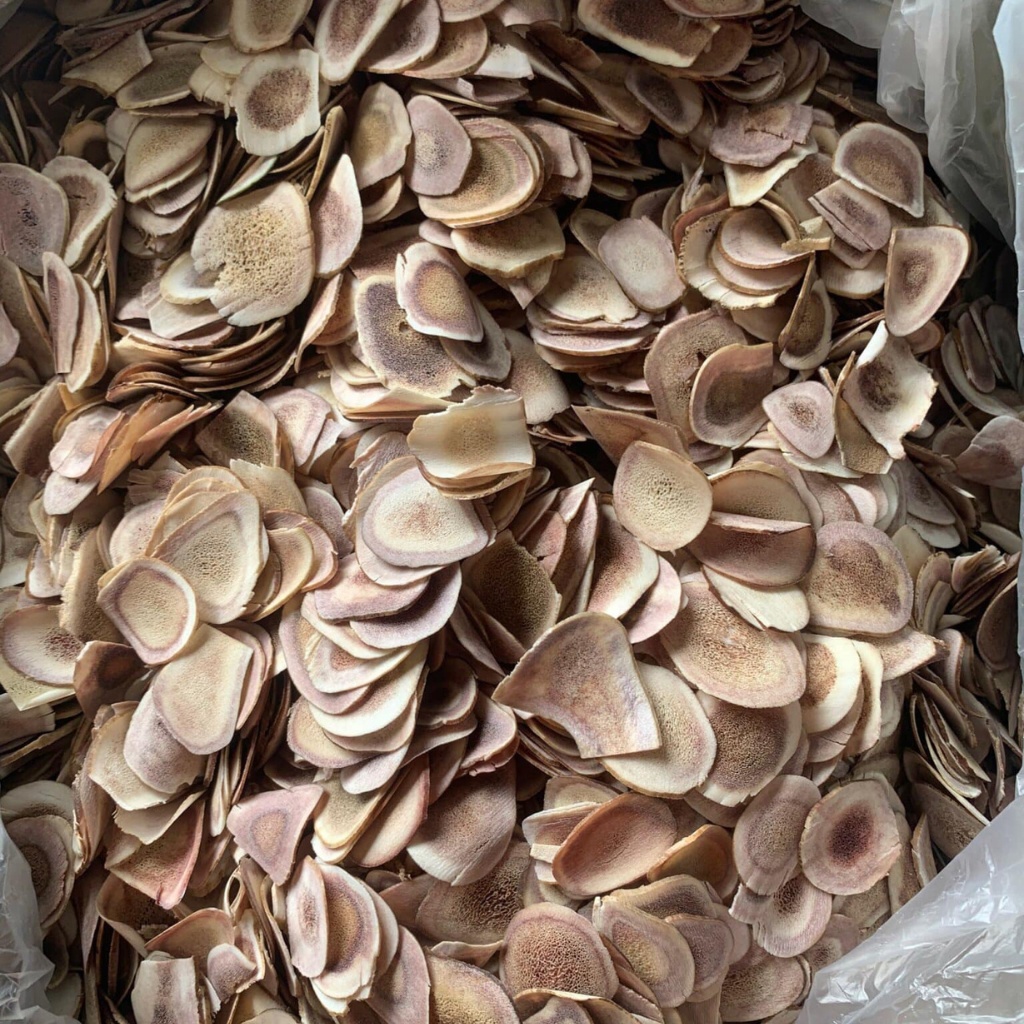 Nhung hươu khô sấy lạnh từ nhung hươu tươi thái lát, đảm bảo giữ nguyên lượng huyết, dinh dưỡng. Nhung hươu tăng cân