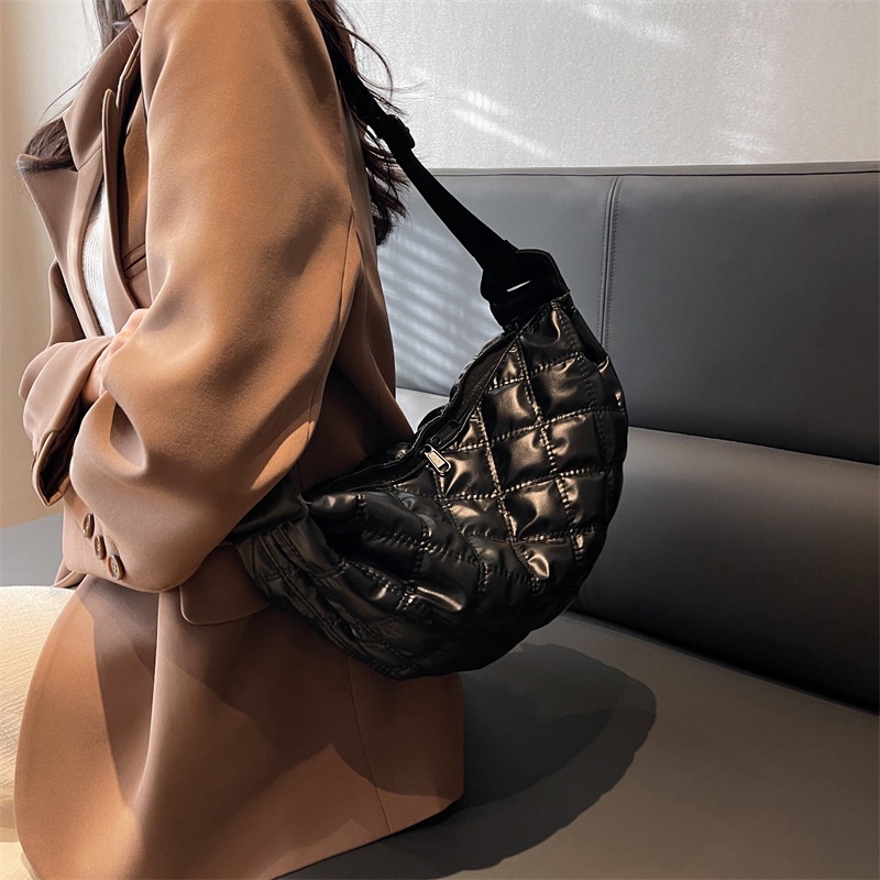 Túi Đeo Chéo Hình Đám Mây Thời Trang Hàn Quốc 2022 Cho Nữ