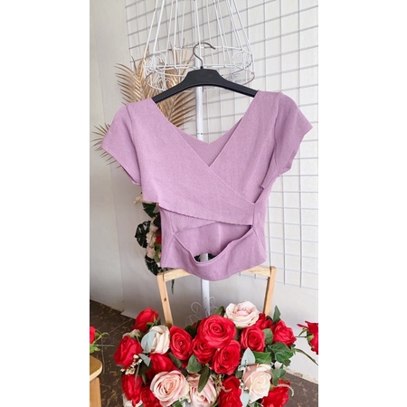 Áo mongtegi dáng croptop