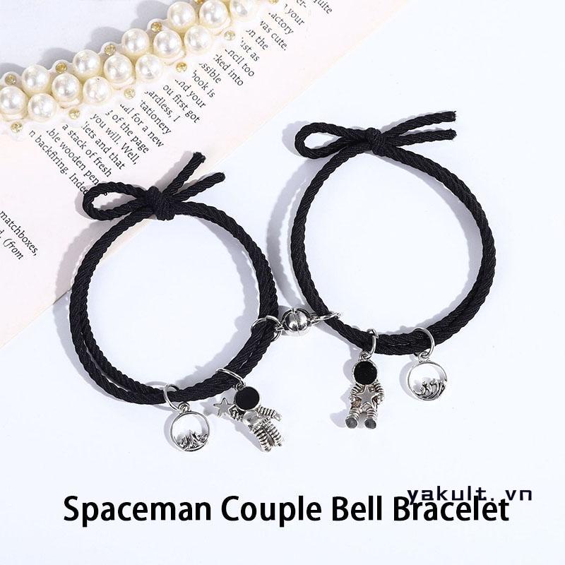 yakult Set 2 vòng đeo tay đôi mặt nam châm phi hành gia nhiều màu sắc thời trang dành cho nam nữ