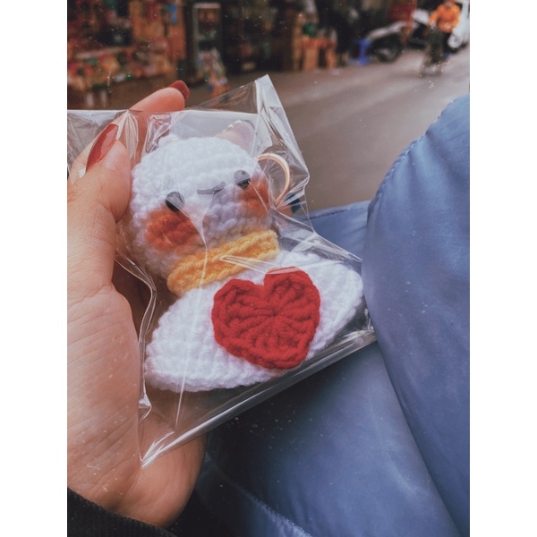 Amigurumi crochet búp bê cầu mưa cầu tình yêu len móc tay ảnh chụp thật