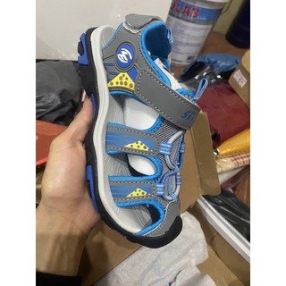 Sandal bịt mũi cho bé