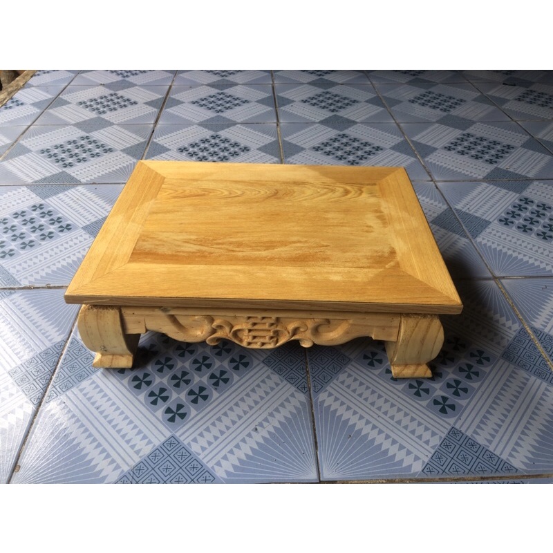 Bàn ôsin kê trước ban thờ thần tài,kê vật phong thuỷ bền đẹp