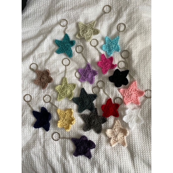 Móc khoá ngôi sao bằng len y2k