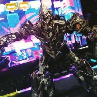 Mô hình Transformers Megatron TW1023