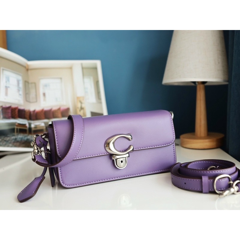 Túi đeo vai Coach Studio Baguette Bag